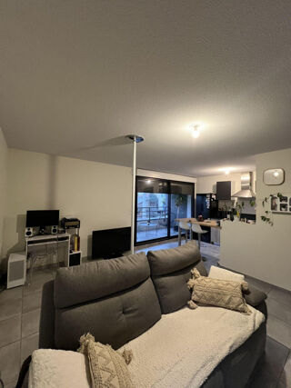  Appartement à louer 3 pièces 68 m²