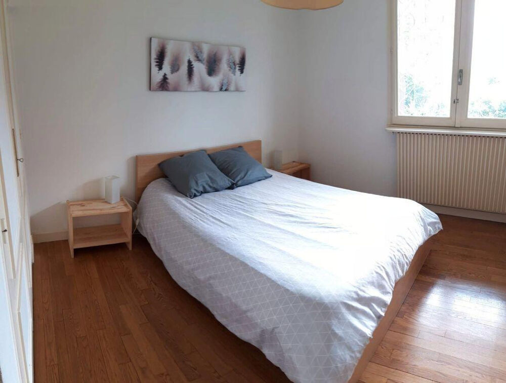 Location Appartement Beau T2 meublé de 50 m² rez-de-chaussée Grenoble