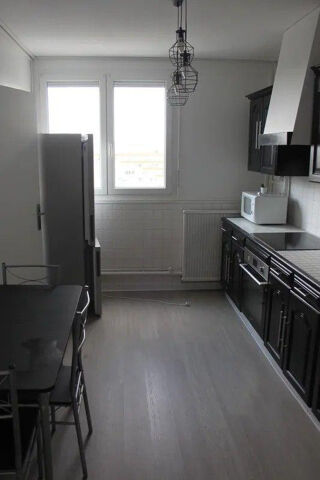 Location Appartement Beau 3P rénové et meublé 65m² Saint-Étienne