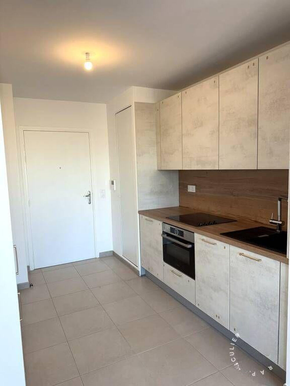 Location Appartement T1 neuf avec balcon et vue dégagée – La Défense Nanterre