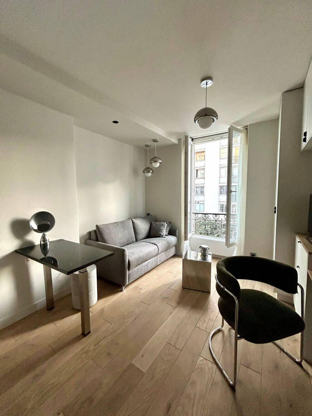 Location Appartement Studio premium entièrement rénové Paris 12