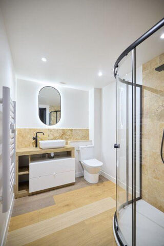  Appartement à louer 3 pièces 83 m²