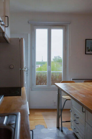 Location Appartement Lumineux T3 de 45m2 avec vue Tour Eiffel Suresnes