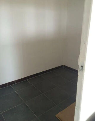 Location Appartement Beau studio meublé 33m2 proche Gare Saint-Charles Marseille 3