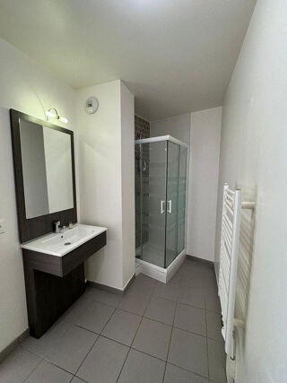  Appartement à louer 3 pièces 66 m²