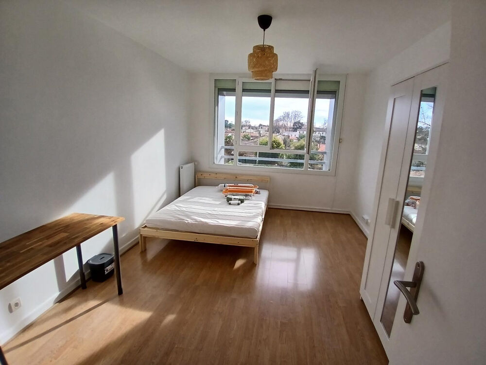   Colocation dans une grande chambre Mérignac
