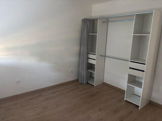 Location Appartement Appartement 2 chambres résidence sécurisée La madeleine