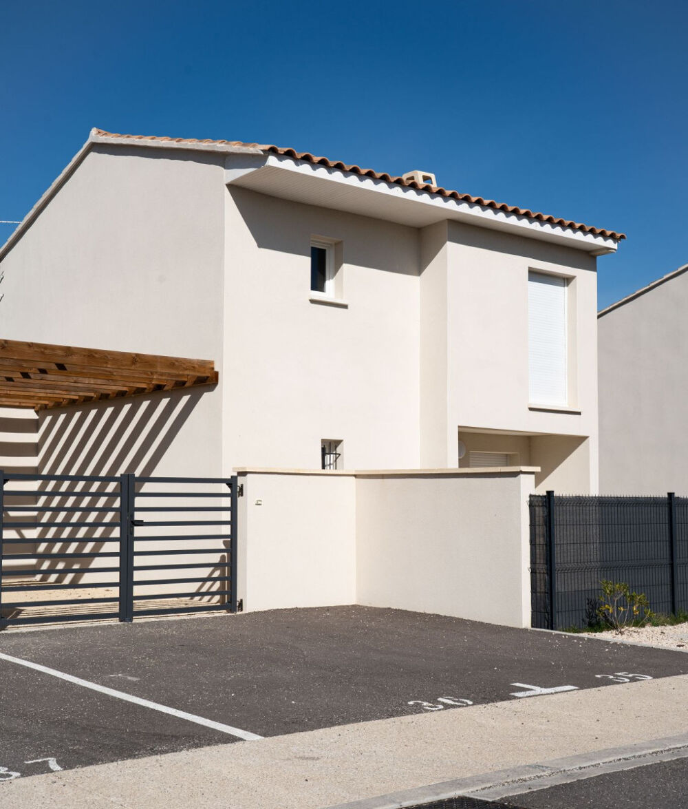 Location Maison Maison neuve, quartier calme. Cabannes