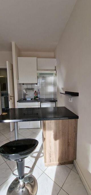 Location Appartement Beau studio 21m2 meublé Limite Paris 13ème Ivry-sur-seine