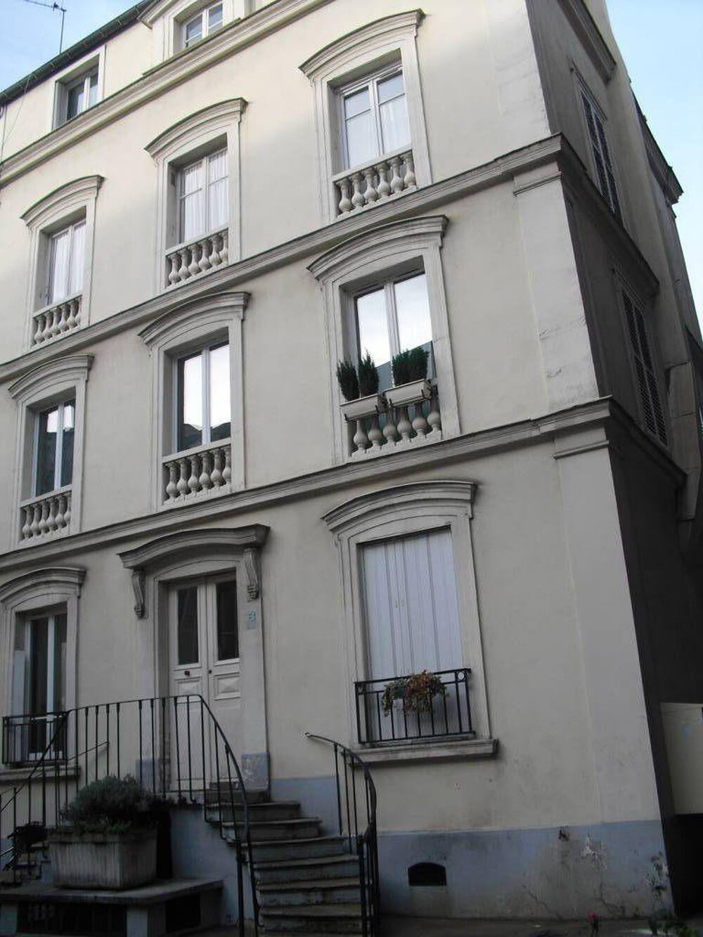 Location Appartement 3P 35M2 COMME UNE MAISON Levallois-perret