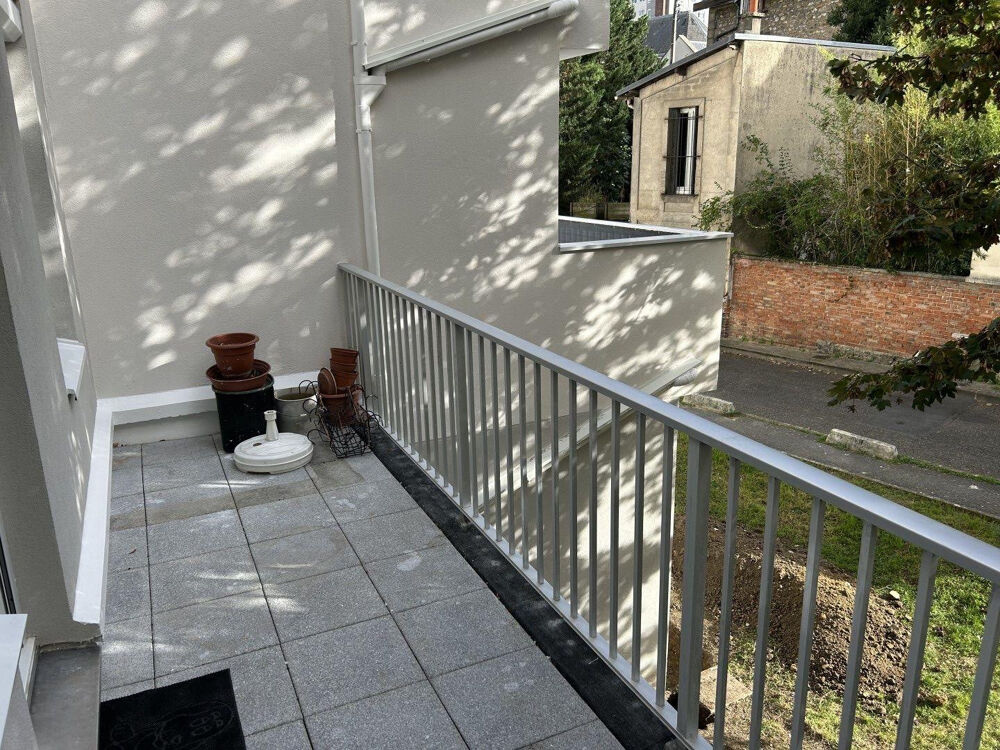   Chambre à louer dans beau T4 