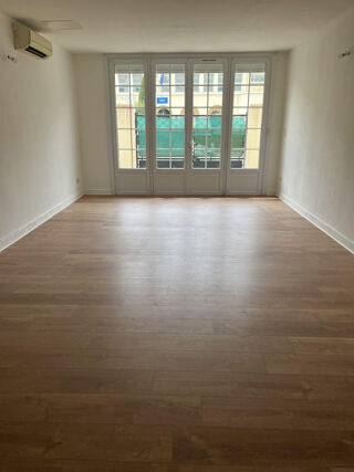 Location Appartement Proche du centre ville et de toutes commodites . Draguignan