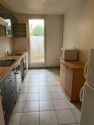 Location Appartement T2 meublé lumineux de 53 m² avec jardin privatif d Évry-courcouronnes