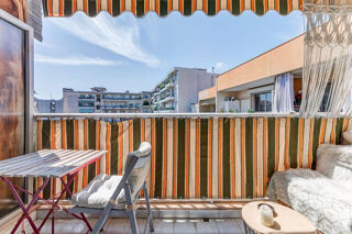 Location Appartement Beau studio meublé avec terrasse Bail mobilité Nice