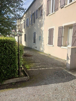 Location Appartement Beau DUPLEX 5 PIECES DANS PETITE RESIDENCE Fresnes-sur-marne