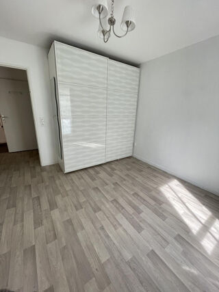  Appartement à louer 4 pièces 74 m²