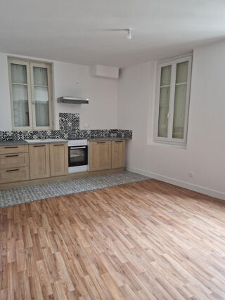  Appartement à louer 5 pièces 104 m²