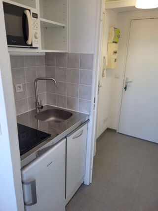 Location Appartement Studio meublé étudiant(e), parking, vue dégagée Montpellier