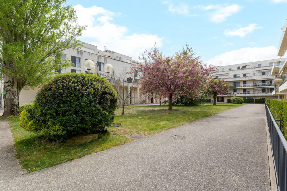 Location Appartement Deux Pièces Reims - proche sciences po. Reims