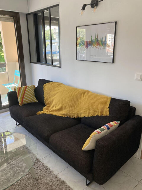   Chambre meublée dans colocation. 