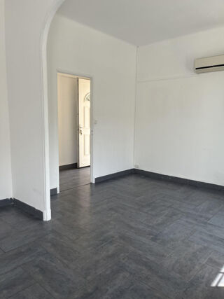  Appartement à louer 4 pièces 95 m²