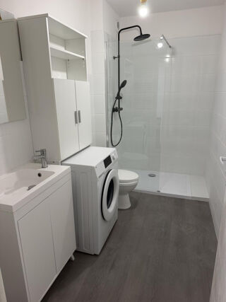 Location Appartement 2 pièces meublé 35 m² Balcon + cave privative 5m2 Nice