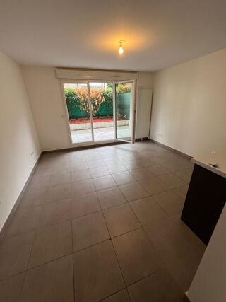 Location Appartement Joli studio avec terrasse et jardinet Noisy-le-grand