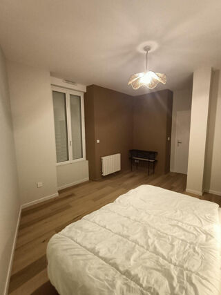  Appartement à louer 2 pièces 63 m²