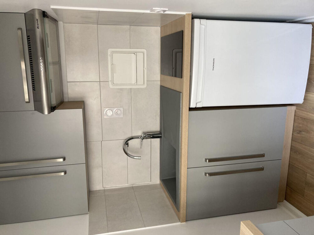 Location Appartement Studio meublé lumineux Paris 11
