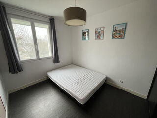  Appartement à louer 4 pièces 81 m²