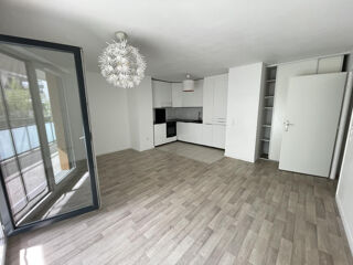  Appartement à louer 4 pièces 74 m²