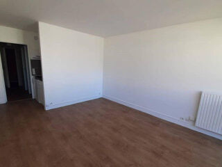 Location Appartement Studio Paris 19ème avec balcon Paris 19