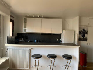 Location Appartement LOCATION STUDIO MEUBLE 32M² - PARIS 18 Paris 18