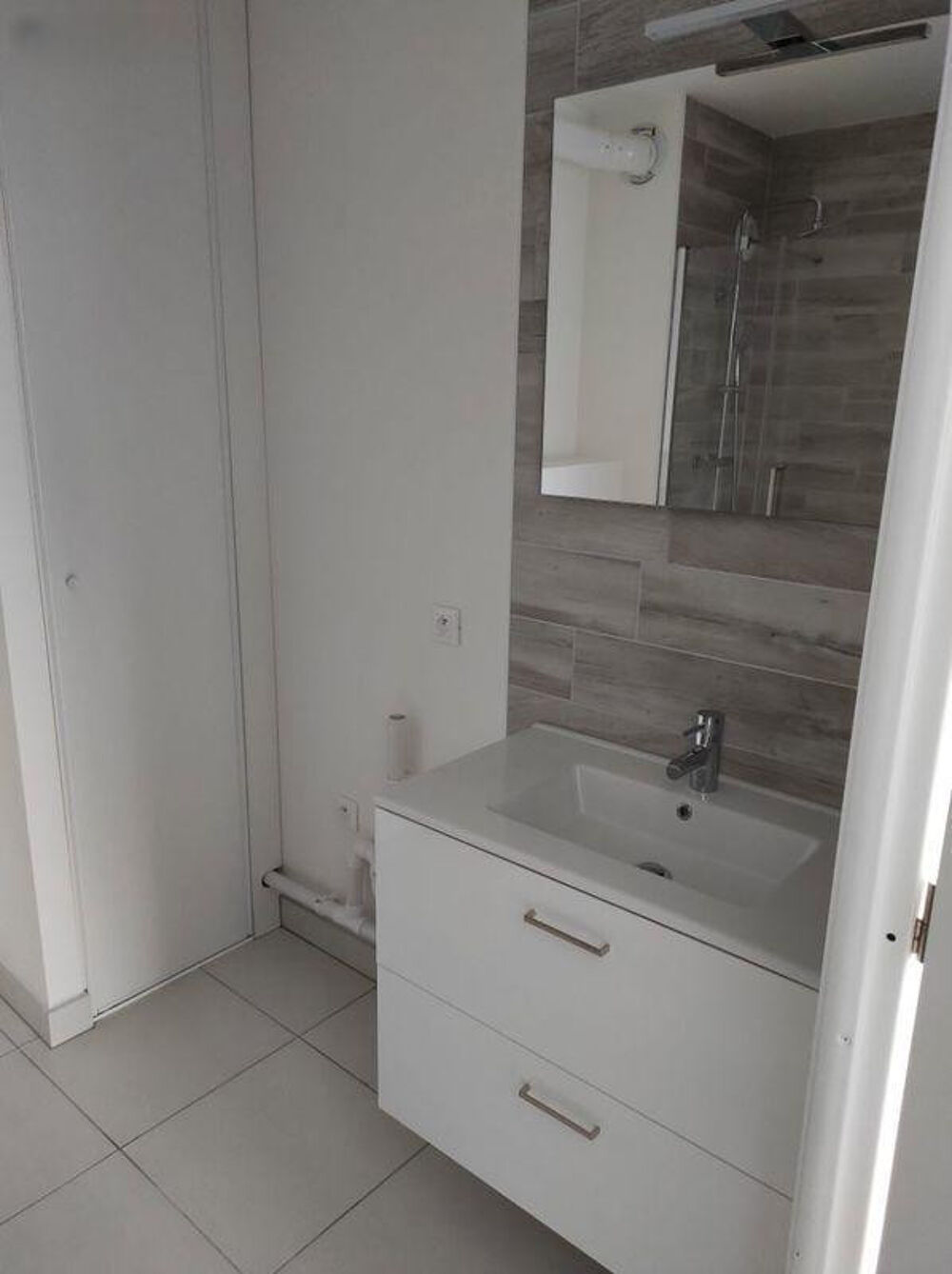 Location Appartement Beau F2 40m² proche du CHR de Lille Loos