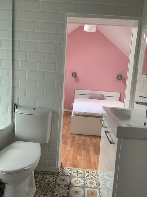   Chambre avec SDB et WC privés dans maison coliving 