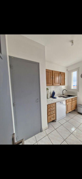 Location Appartement T3 très lumineux de 50m2 vue sur le Faron à Claret Toulon