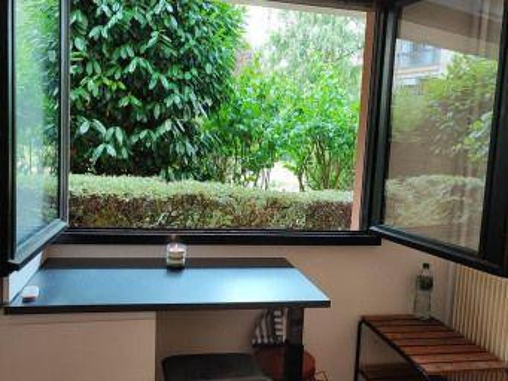 Location Appartement Beau studio meublé 17m² dans résidence sécurisée Rueil-malmaison