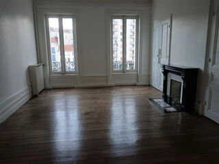 Location Appartement Beau F3 115 m² situé à côté de la gare Châteaureux Saint-Étienne