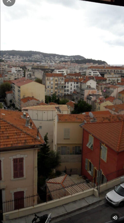   Jolie chambre parquetée sans vis à vis,  balcon 