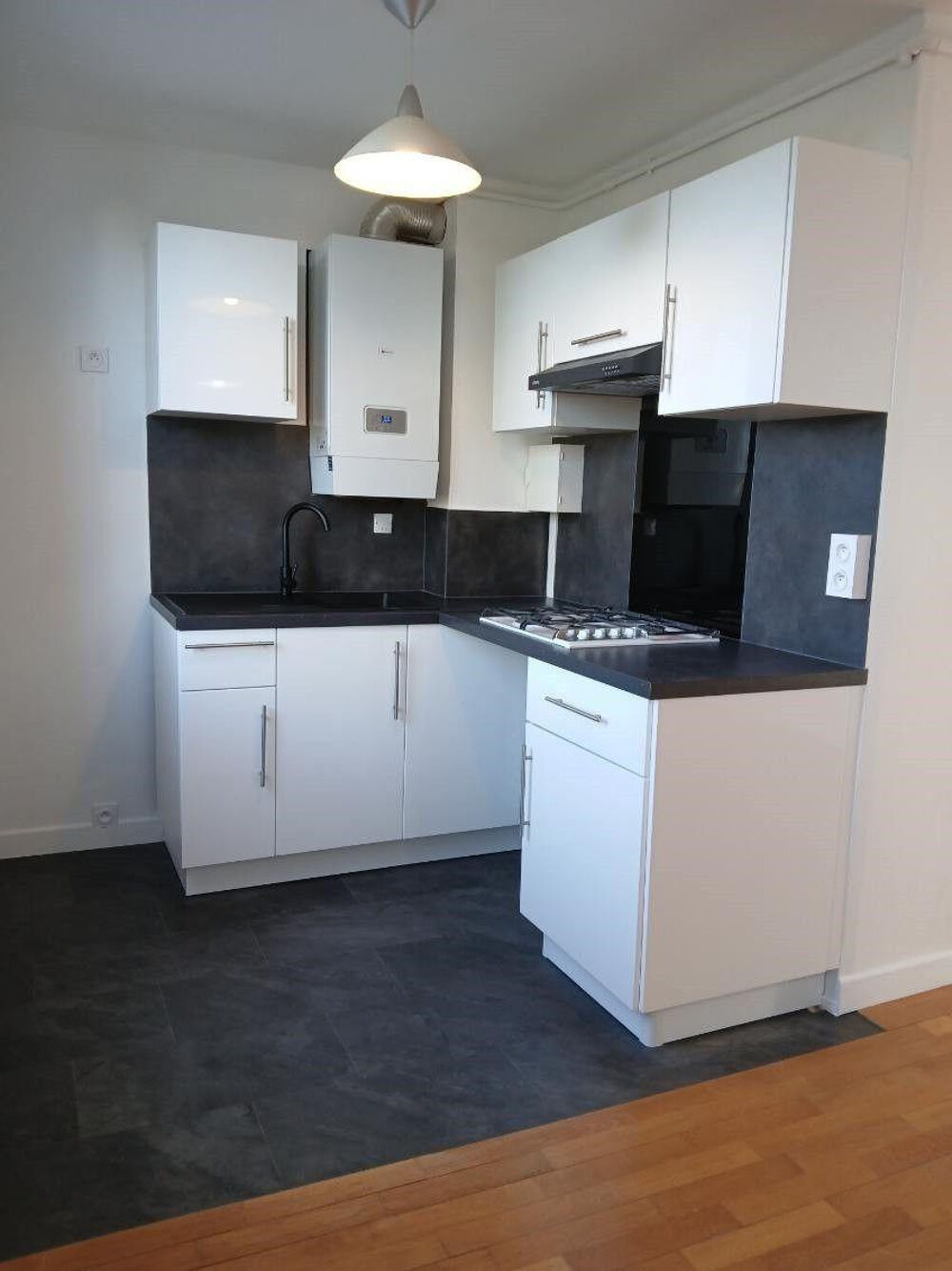 Location Appartement Beau T2/3 51m² entièrement repeint Saint Pasquier Nantes