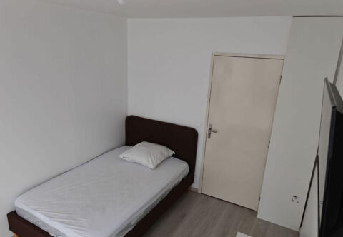   Chambre avec douche disponible immédiatement 