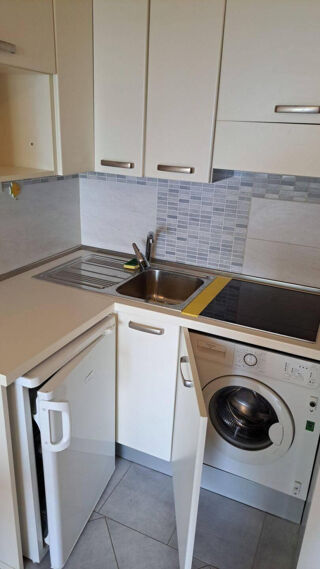 Location Appartement Studio vue mer 25m² proche commodités + garage Roquebrune-cap-martin