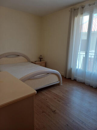   Colocation chambre avec balcon privatif. Le passage