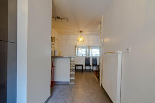   Bistro - 1 Private bedroom in 4 BR - 85m2 Big Puteaux