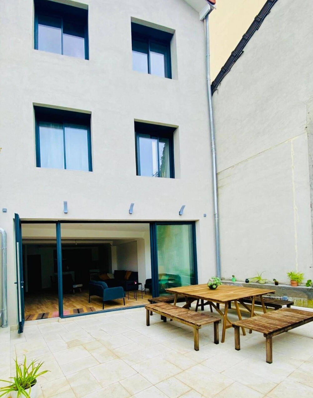  Magnifique coliving 250m² metro Gainsbourg M11 Paris 20