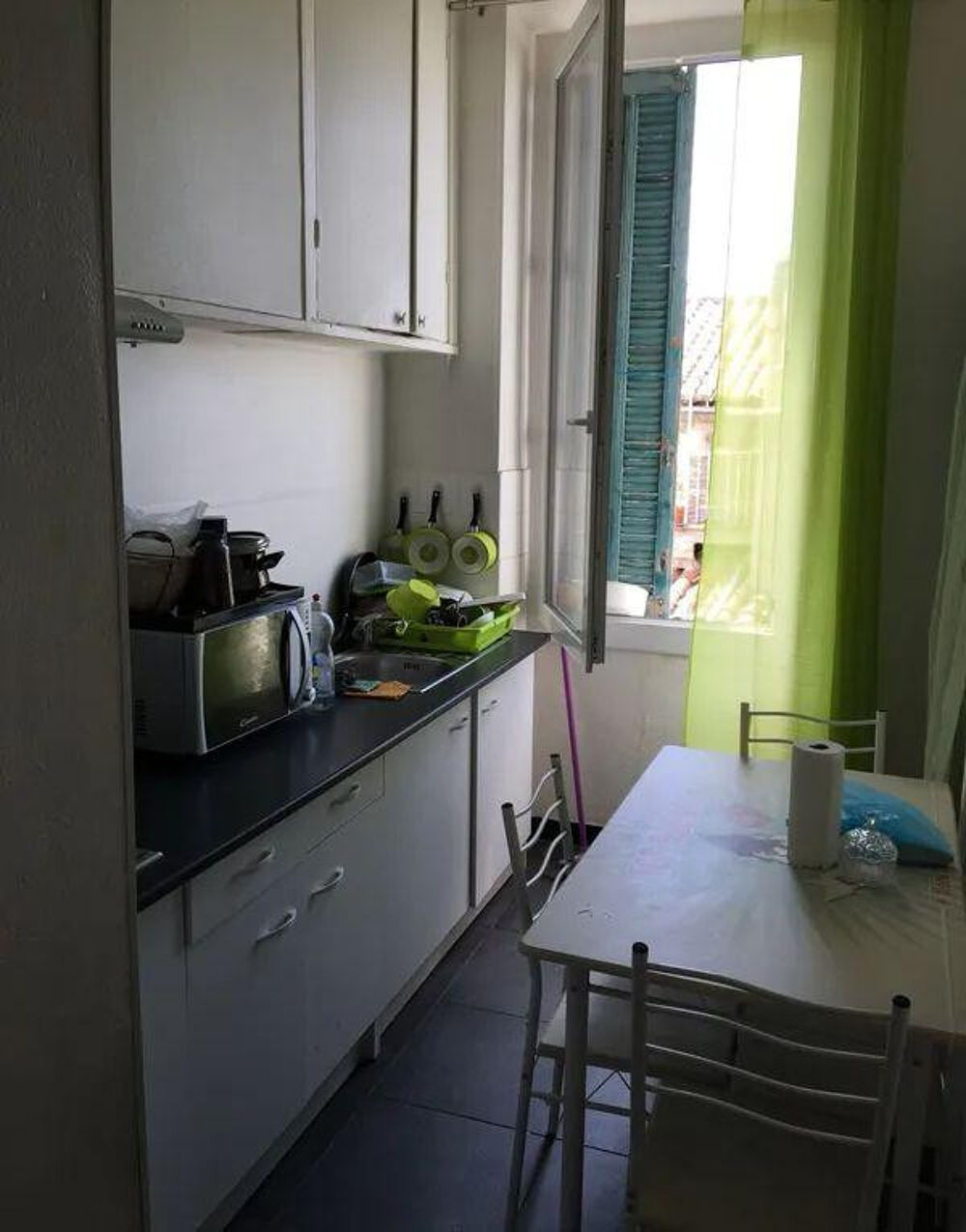 Location Appartement Beau studio meublé 33m2 proche Gare Saint-Charles Marseille 3