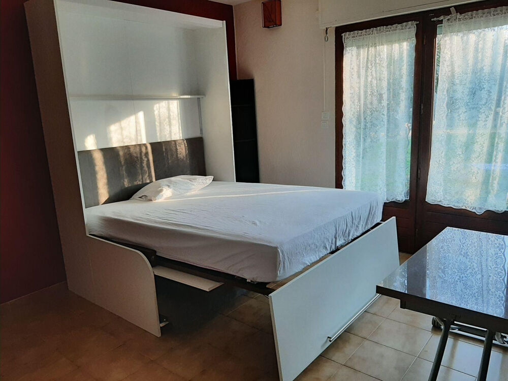 Location Appartement Studio dans propriété privée clôturée Le thor