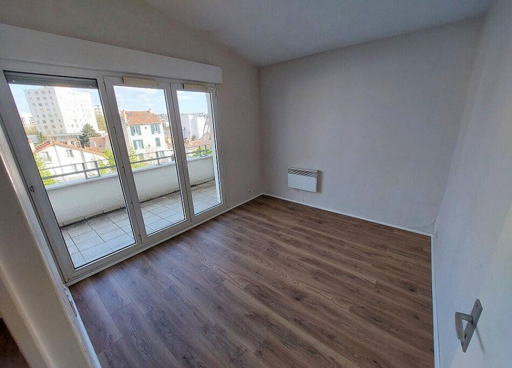 Location Appartement 2 pièces avec terrasse et parking à Nanterre Nanterre
