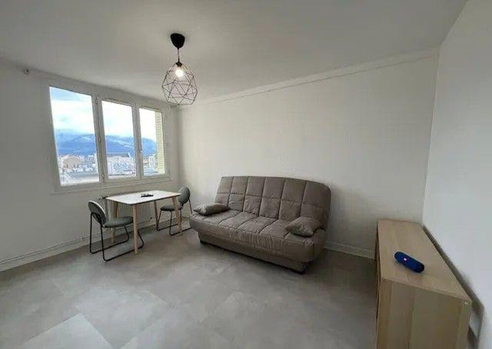 Location Appartement Beau studio meublé et rénové 23m² Grenoble