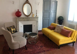 Location Appartement Beau T2 lumineux 45m² calme place de la mairie Cotignac